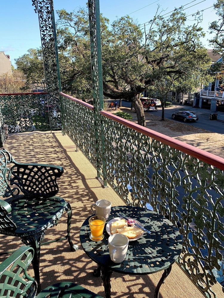 French Quarter Lanaux Mansion B & B