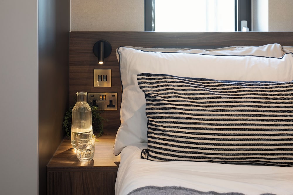 StayCozy at Enclave Croydon