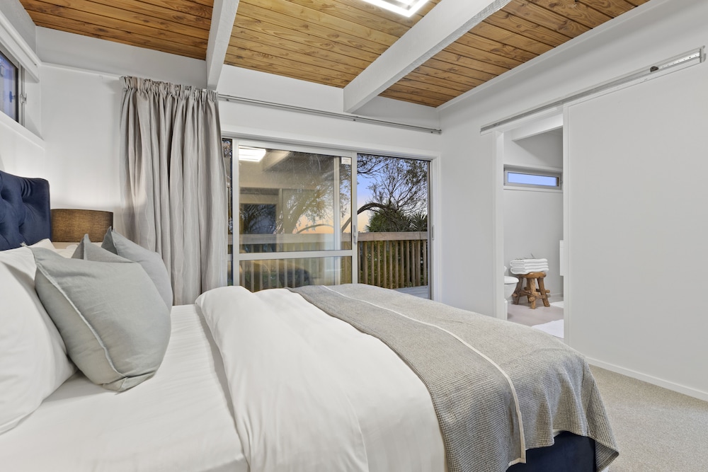 Hilltop Country Retreat with Seaviews view 2