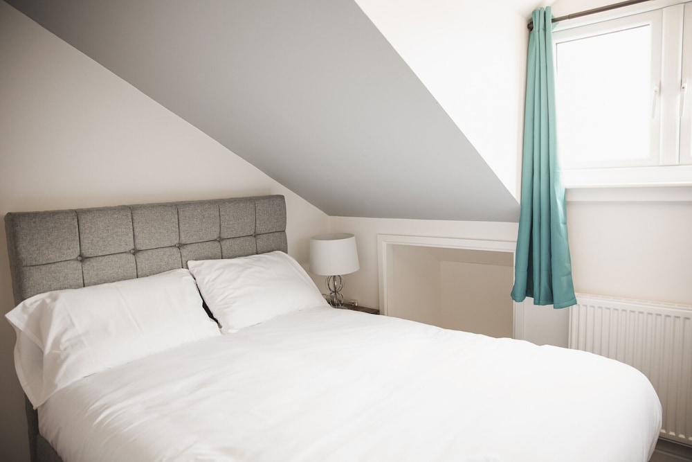 Leicester Vacations - Room in Guest Room - Big Size Room in Leicester City - Property Image 10