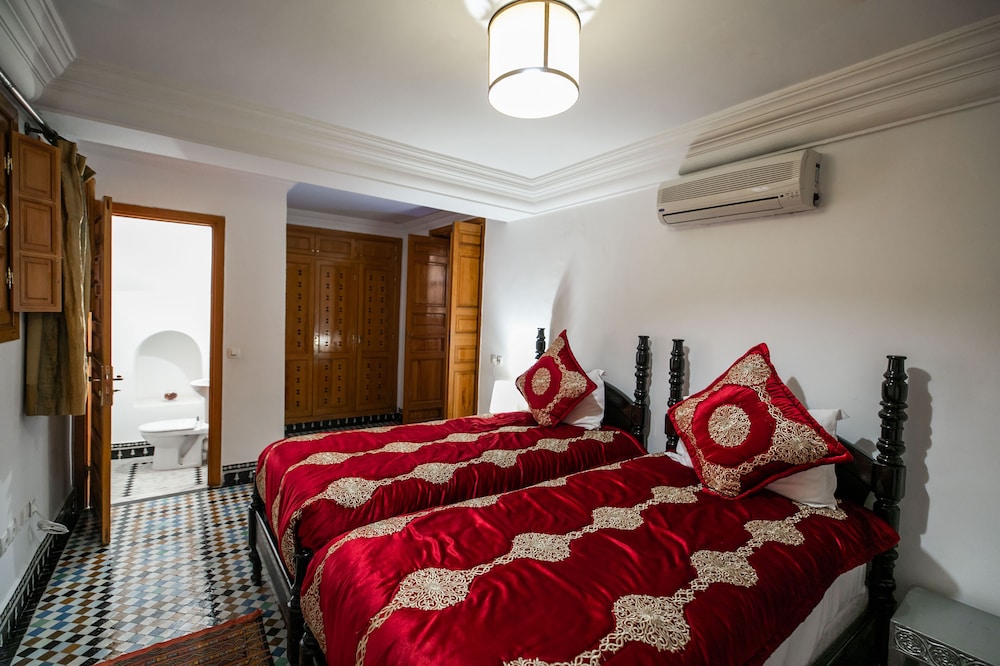 Room in B&B - Riad Authentic Palace & Spa - Royale Suite Al Cazar