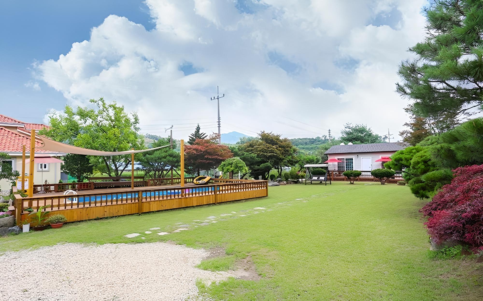 Yangpyeong Moegaram Pension
