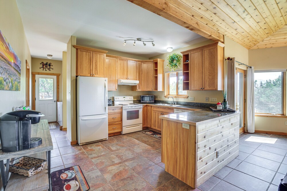 Hunt, Fish & Explore: Mtn-view Home in Hotchkiss