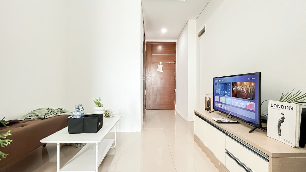 Simply Look 1Br At Vittoria Residence Apartment