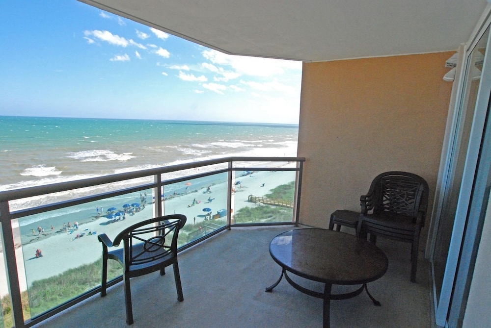 Atlantic Breeze 702 by RedAwning