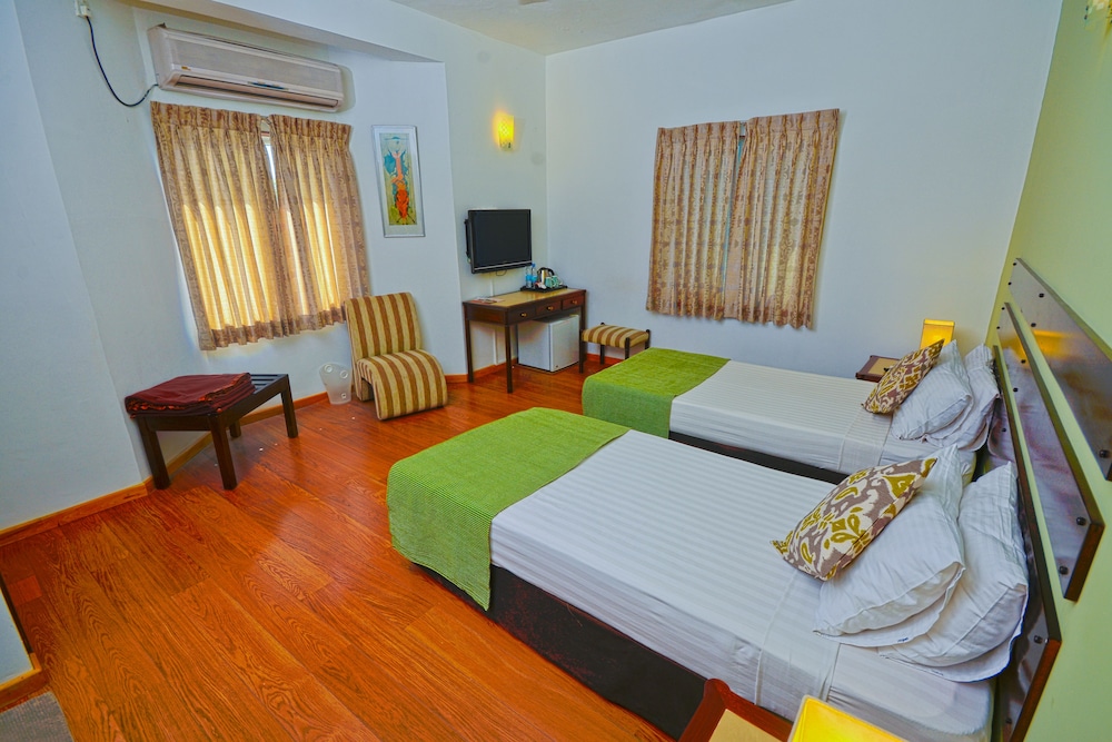 Monsoon Suites