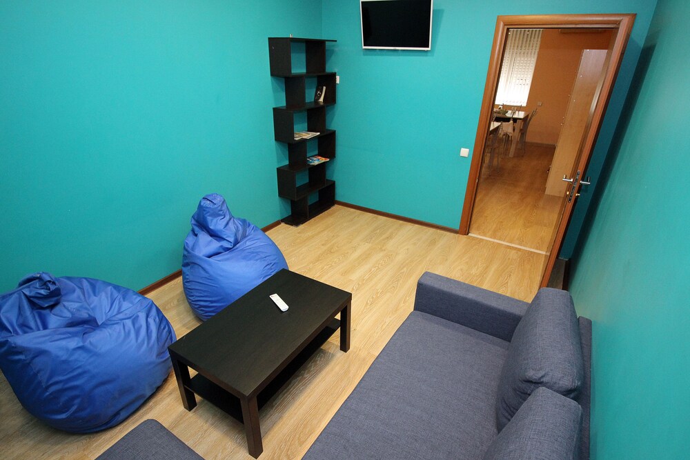 Homebox Capsule Hotel