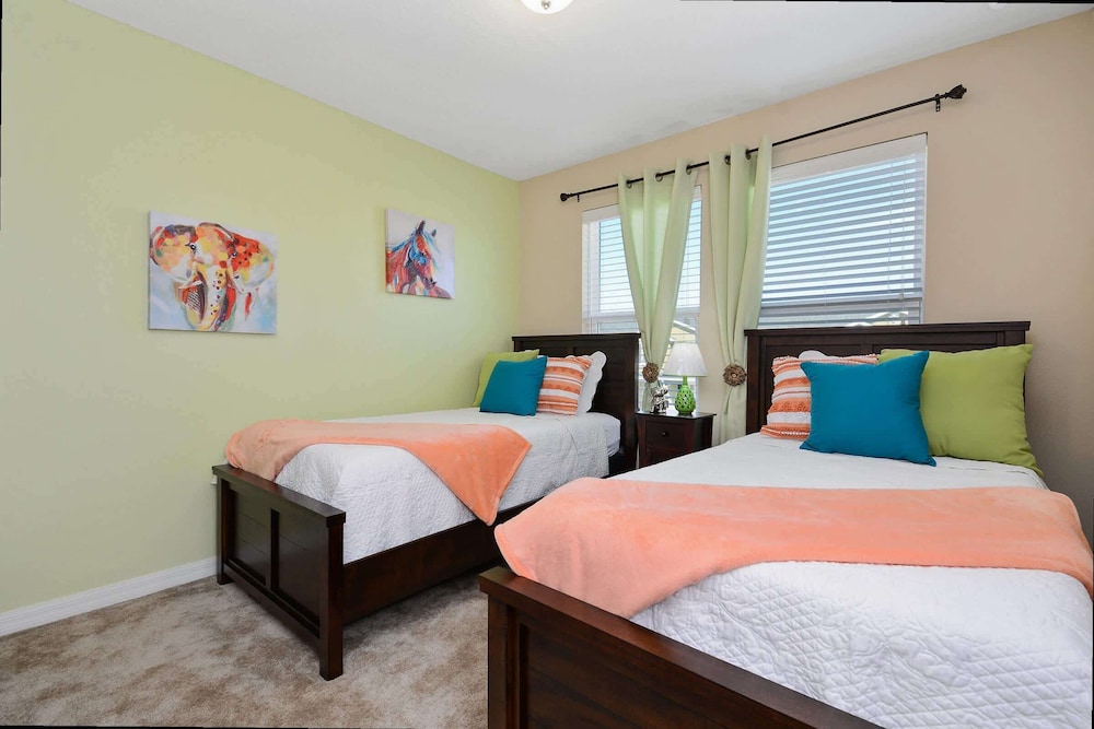 Resort-style 4BR Home Gated Community Near Disney
