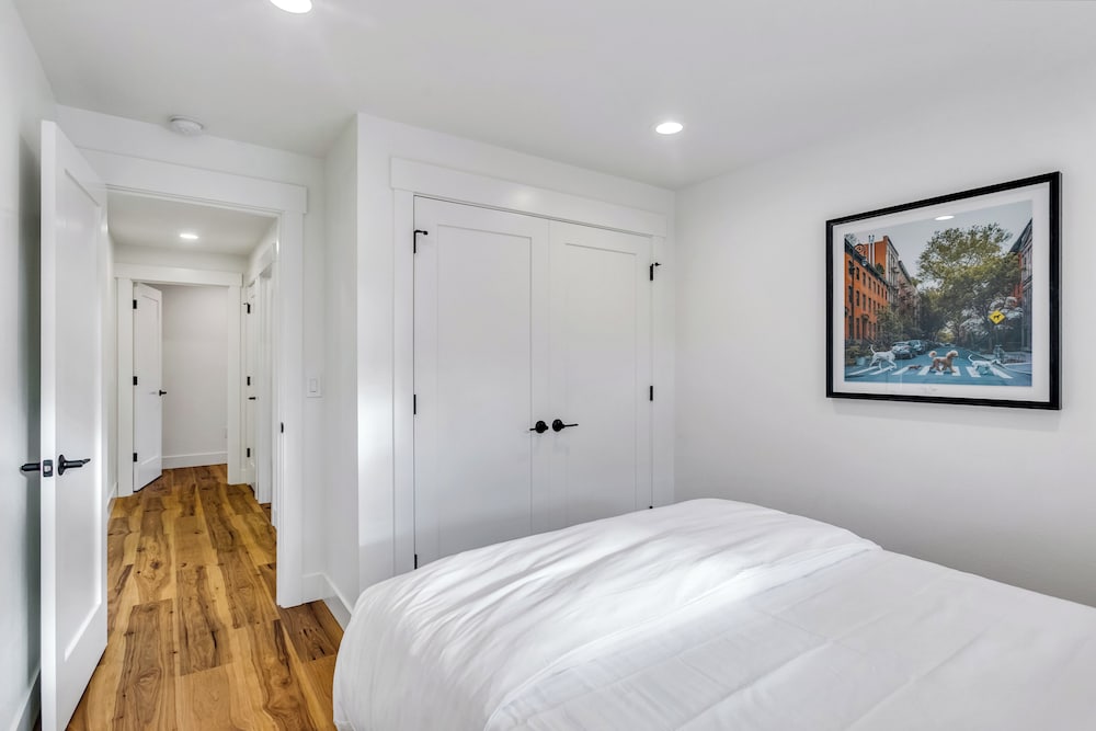 Sunny 3BR Retreat Near Everet Waterfront