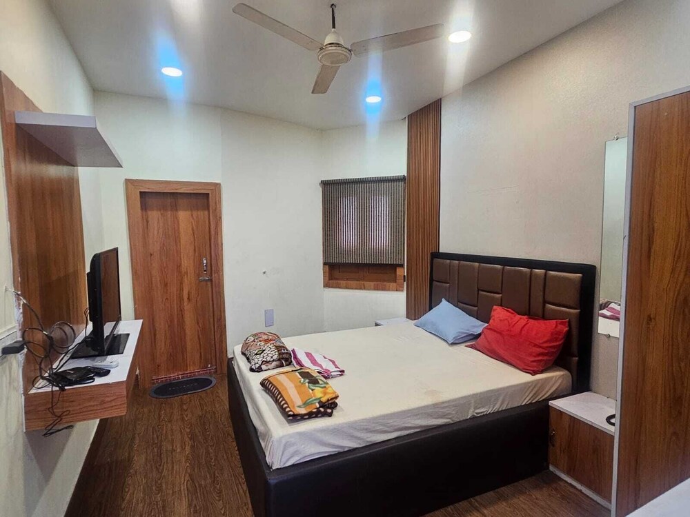 New Bhabani Hotel