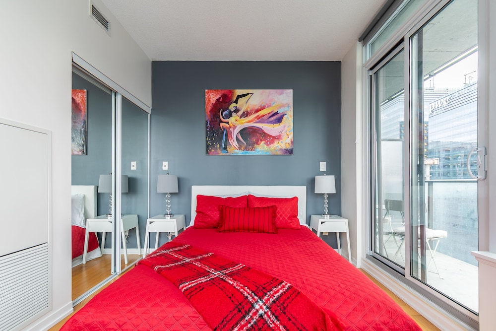 Stylish 1BR in Heart of City 2204