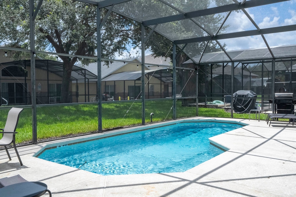 Free Pool Heat if you Stay in the Month of November