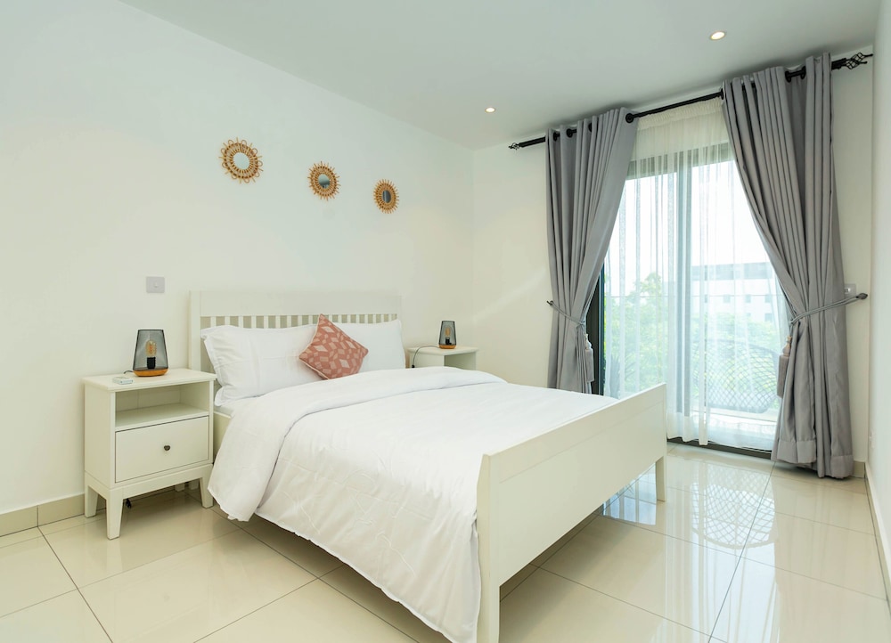 Snug three-bedroom Unit
