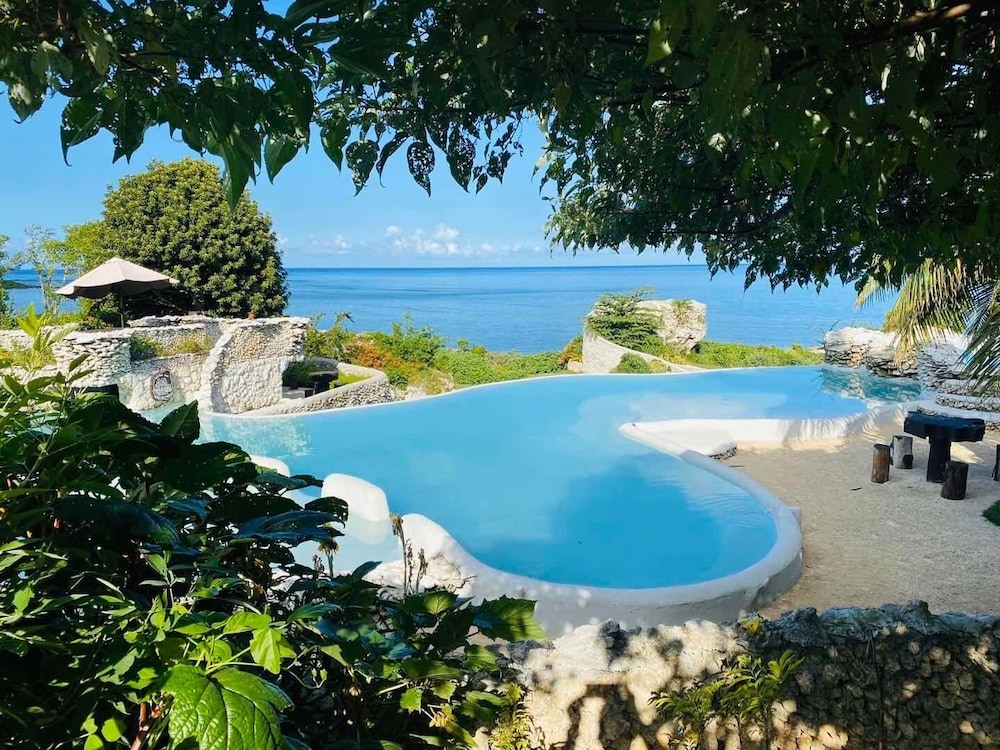 Tanna Evergreen Resort & Tours