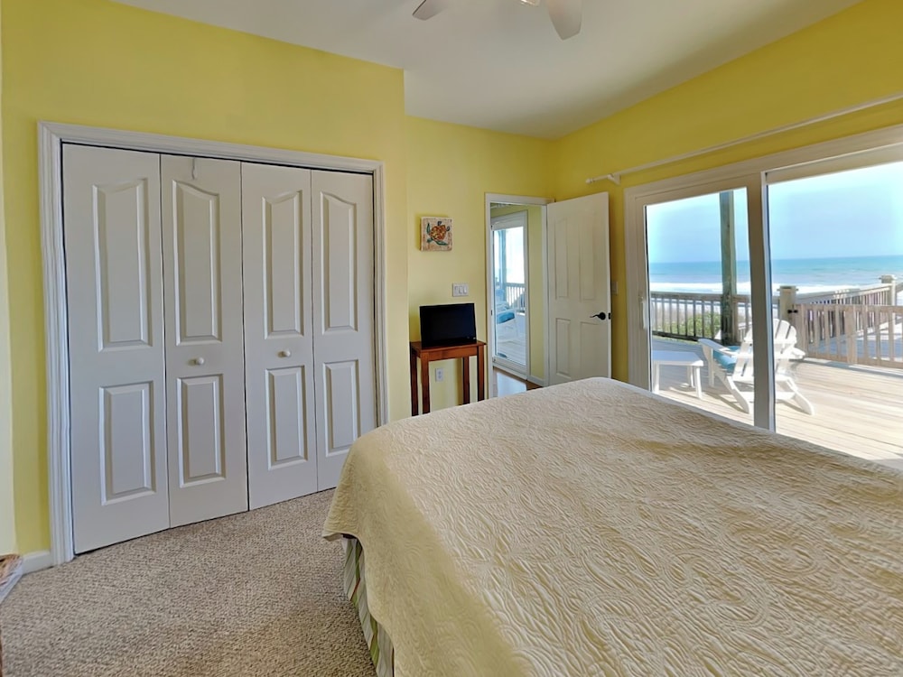 Ocean Splendor by Topsail Realty