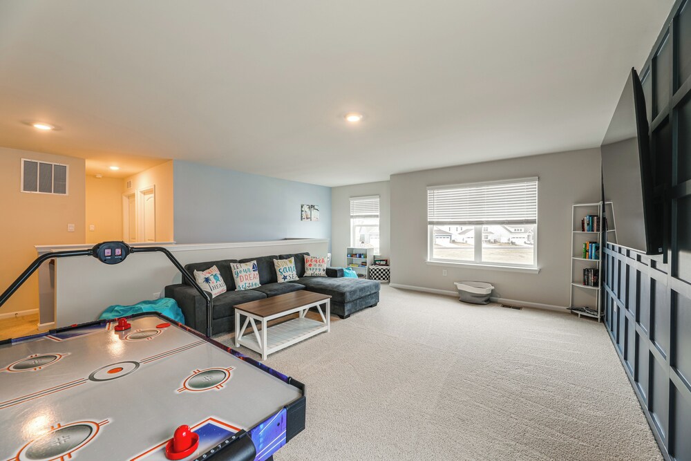 6 Mi to Bethany Beach: Family Home w/ Pool Access!