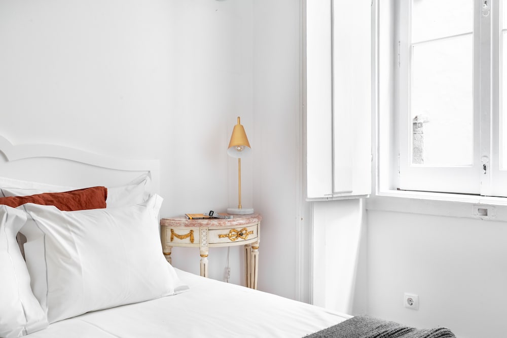 JOIVY Unique 1-BR Apartment in central Chiado view 5