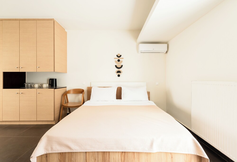 Elysee Apartments 9 B