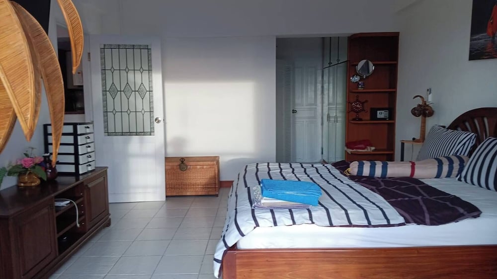 Sombat Condo Seaview 1 Bedroom