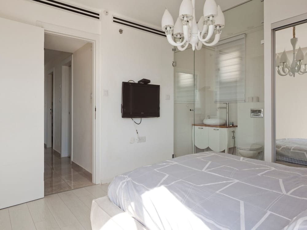 Luxury Mini Penthouse Sea View Best Loc view 5