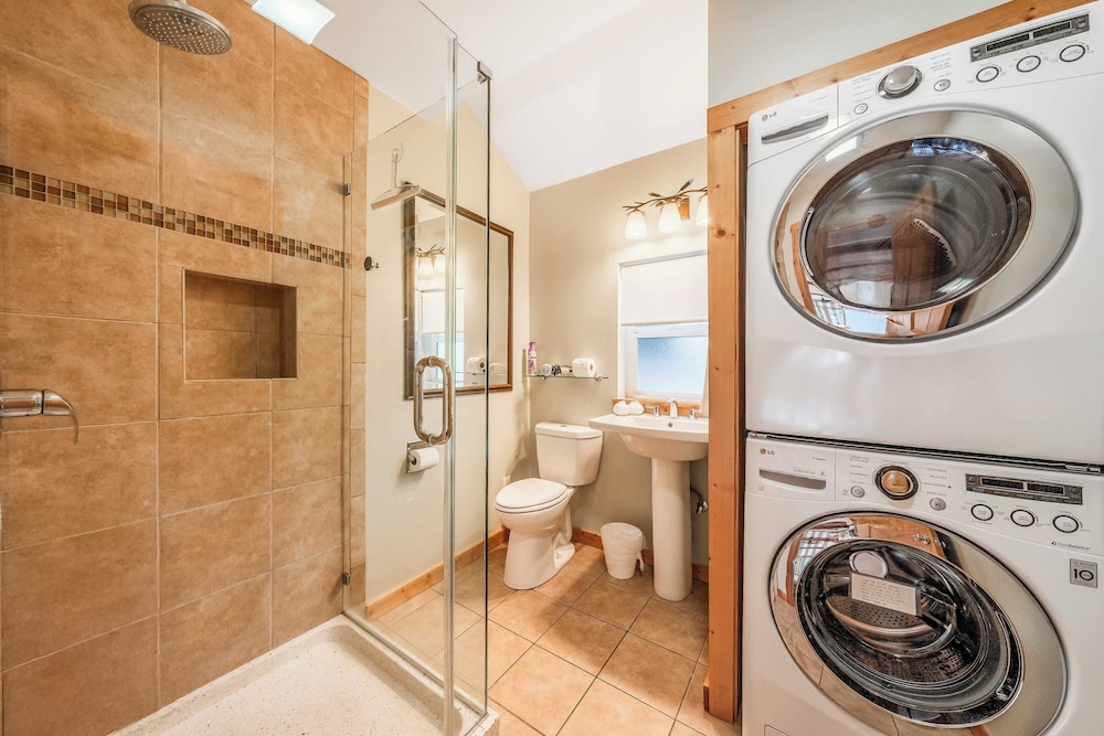 Year-round Tahoe Escape With Hot Tub & Outdoor Dining Timberline Haven by Avantstay