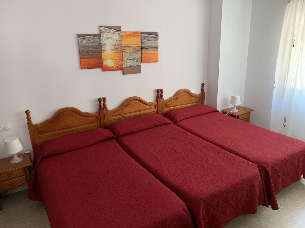 Hostal Mediterráneo view 3