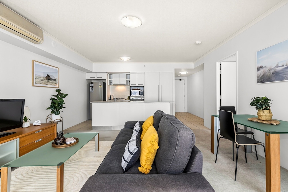 1-bed Brisbane City Centre With Pool, BBQ & Gym