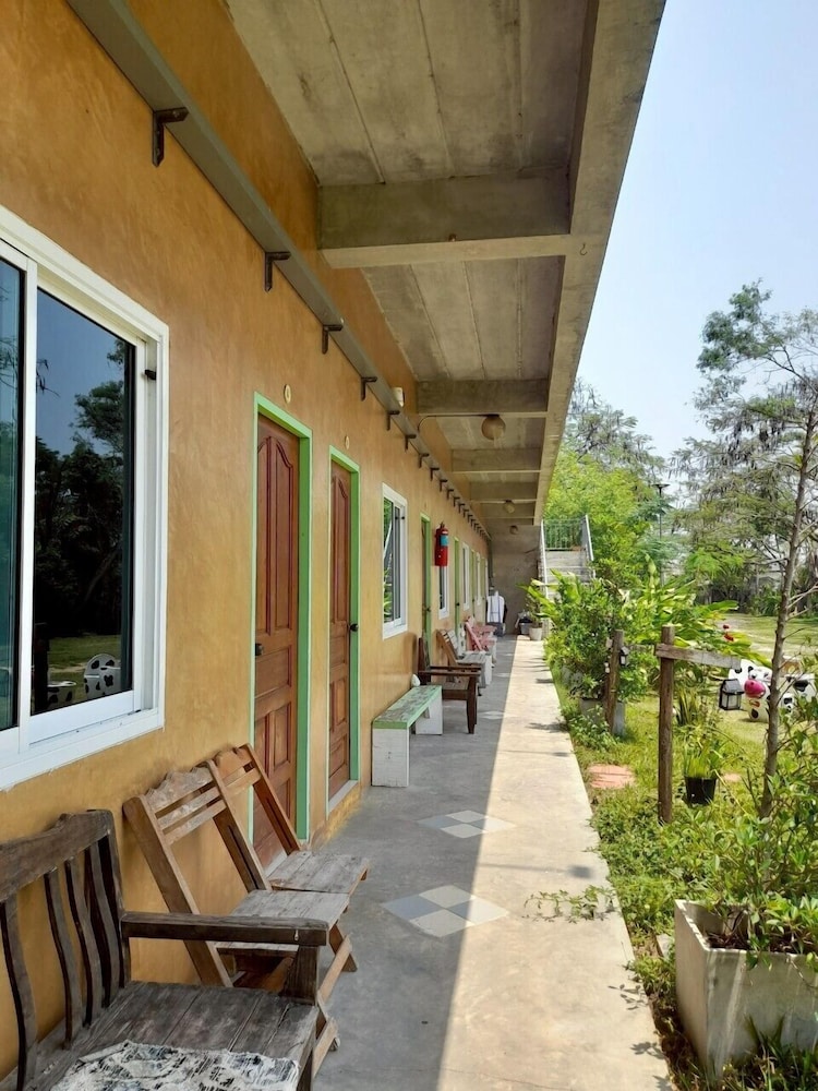 Jayzada Fang Resort