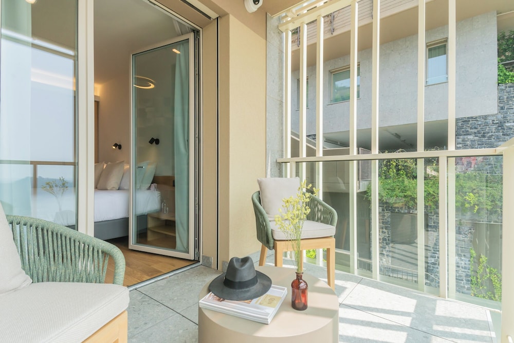 Pureview Luxury Suites, with breakfast & pool by Rent all Como