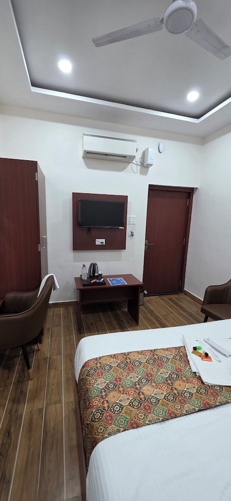 The Millennium Kashi Hotel
