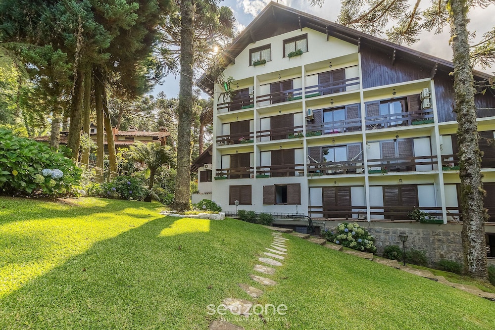 Apartment With 2 Bedrooms and Lake View Rla0201