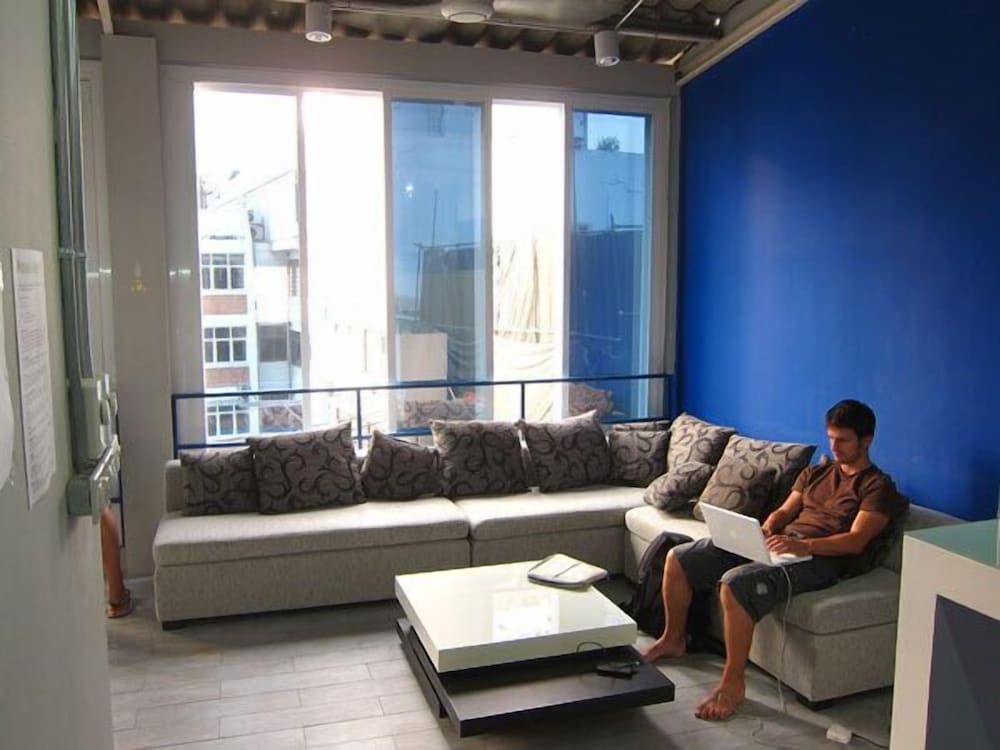 Jellybean Ezy Hostel Sathorn - Image 5