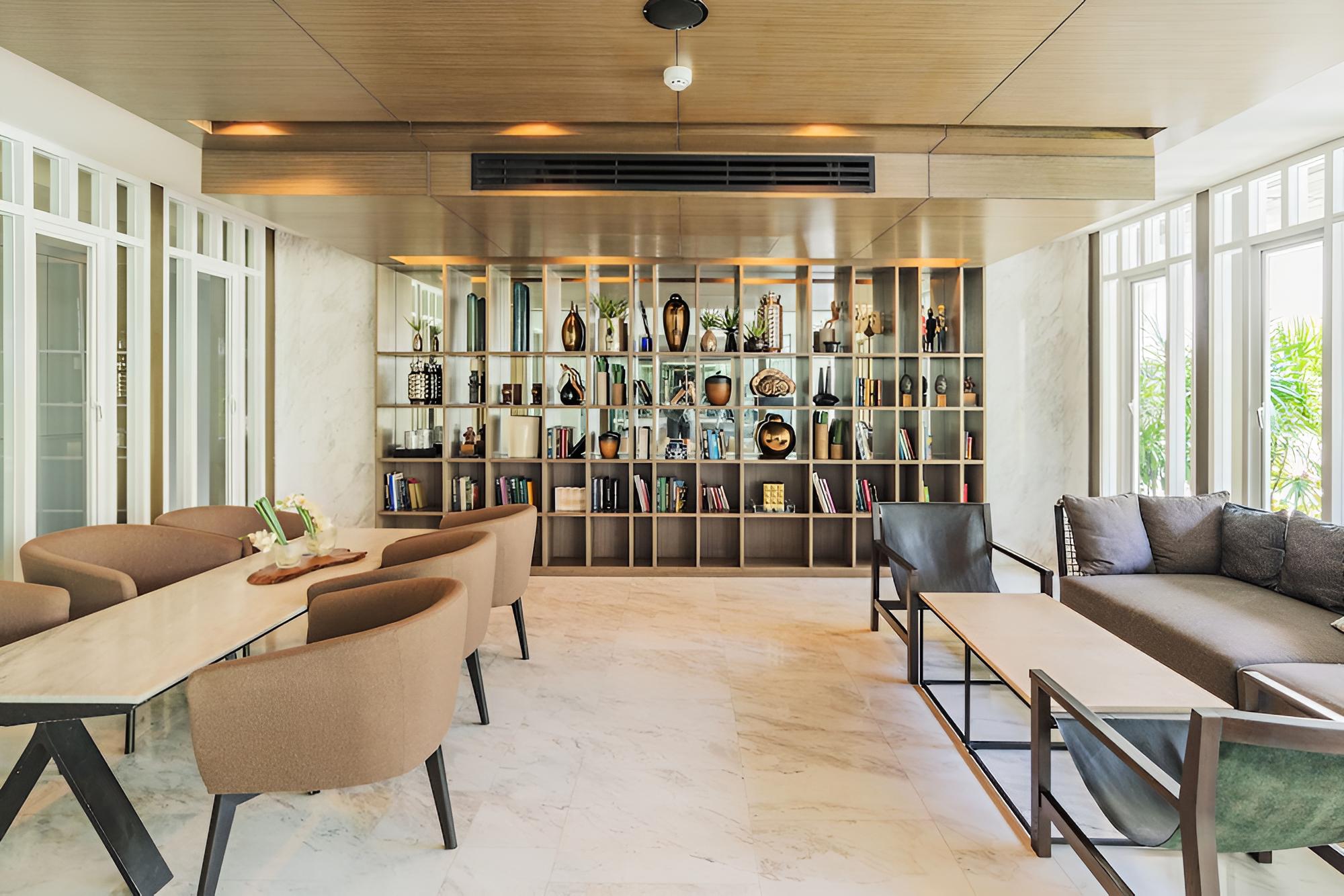 THE BASE Downtown By Favstay
