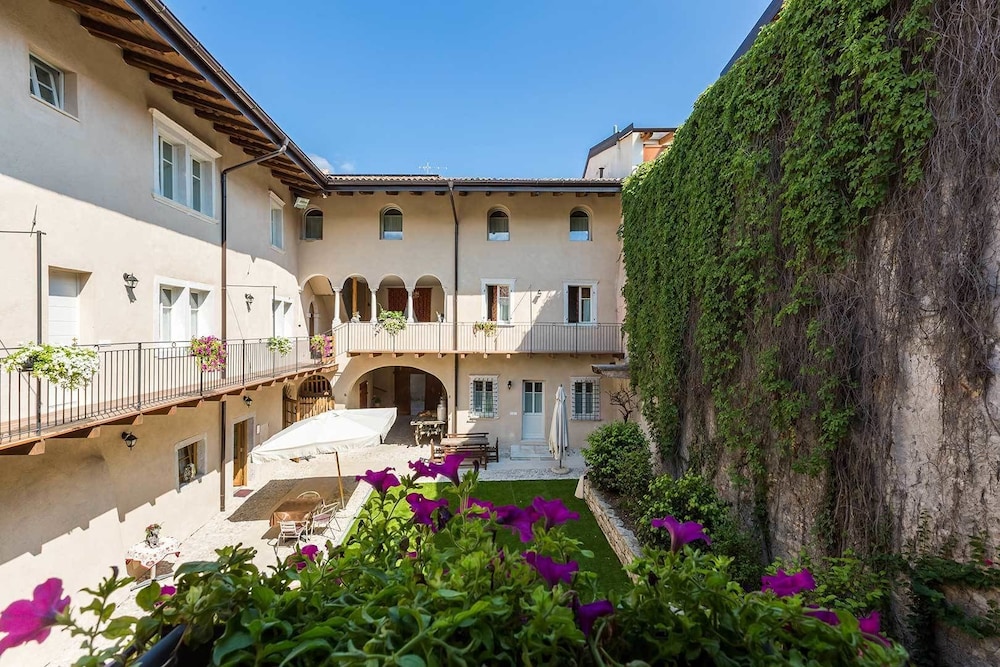 Colle Ameno Room & Breakfast
