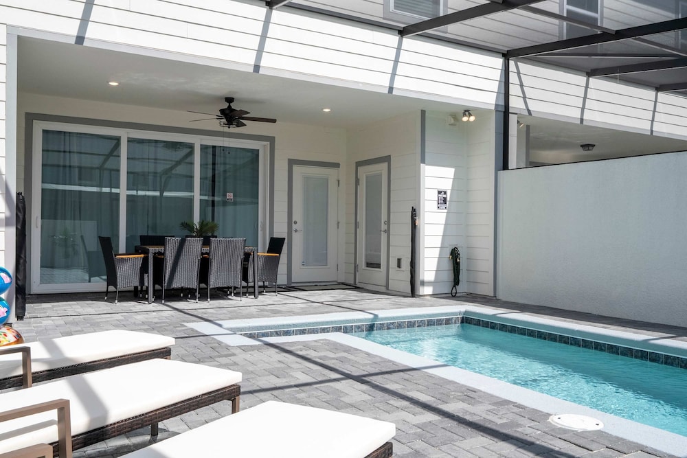 Simply Amazing 5BR Chic Retreat Themed Fun Style