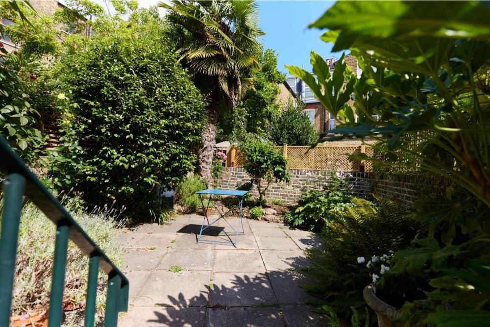 outdoor bbq area
