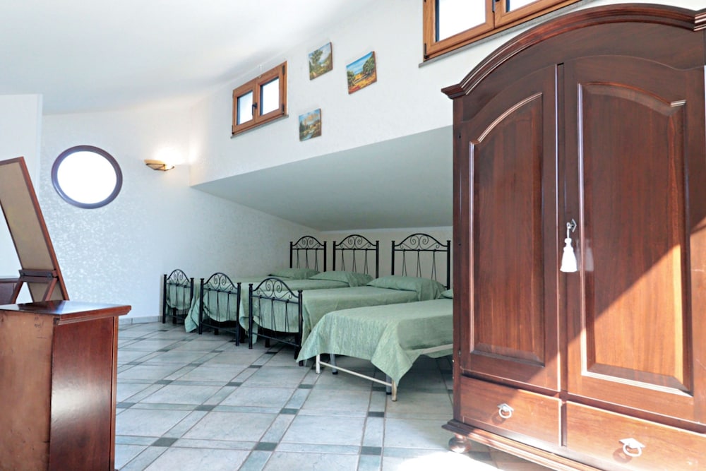 Villa Velisia - Con Ampia Piscina E Campo Da Gioco Privato