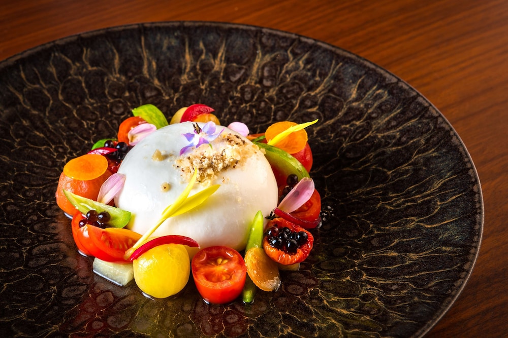 The WB Abu Dhabi, Curio Collection by Hilton