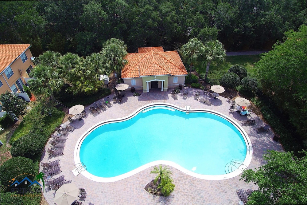 Modern 4BR Townhome Near Disney in Gated Resort