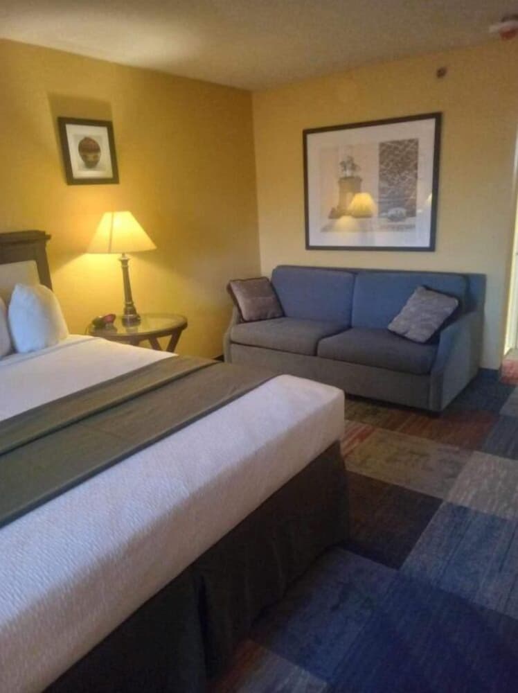 Signature Hotel