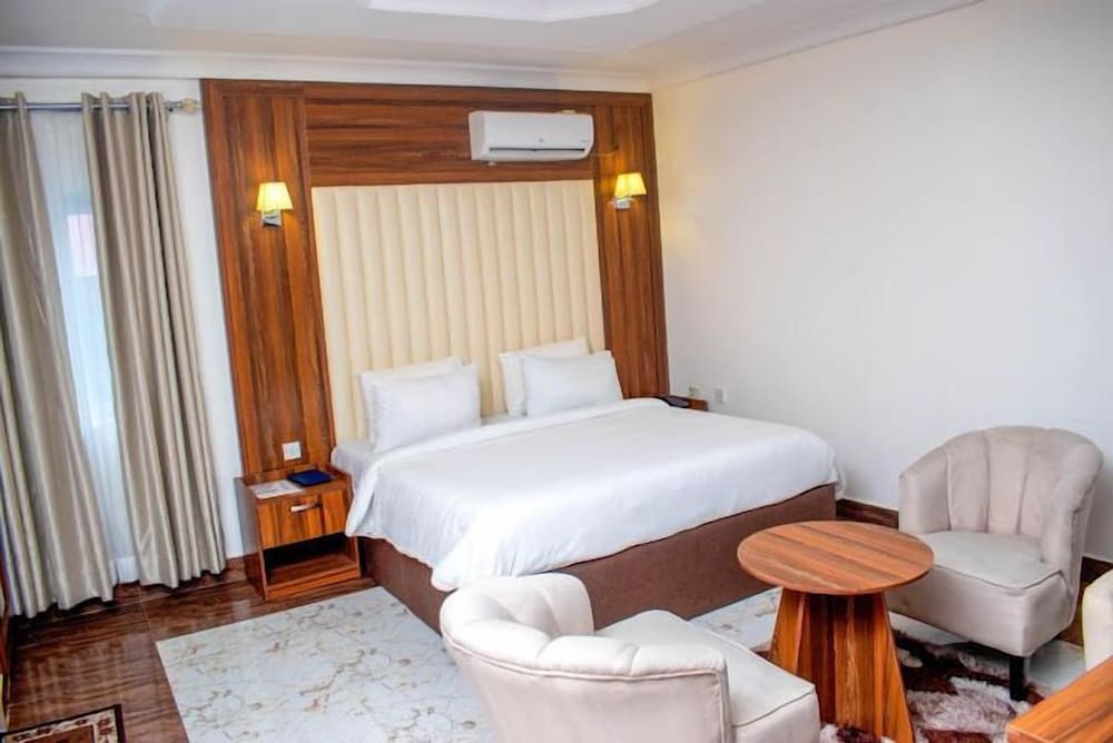 Circusse Suites and Apartments
