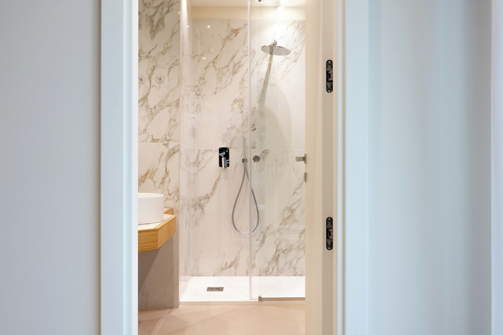 Hera rooms and suites