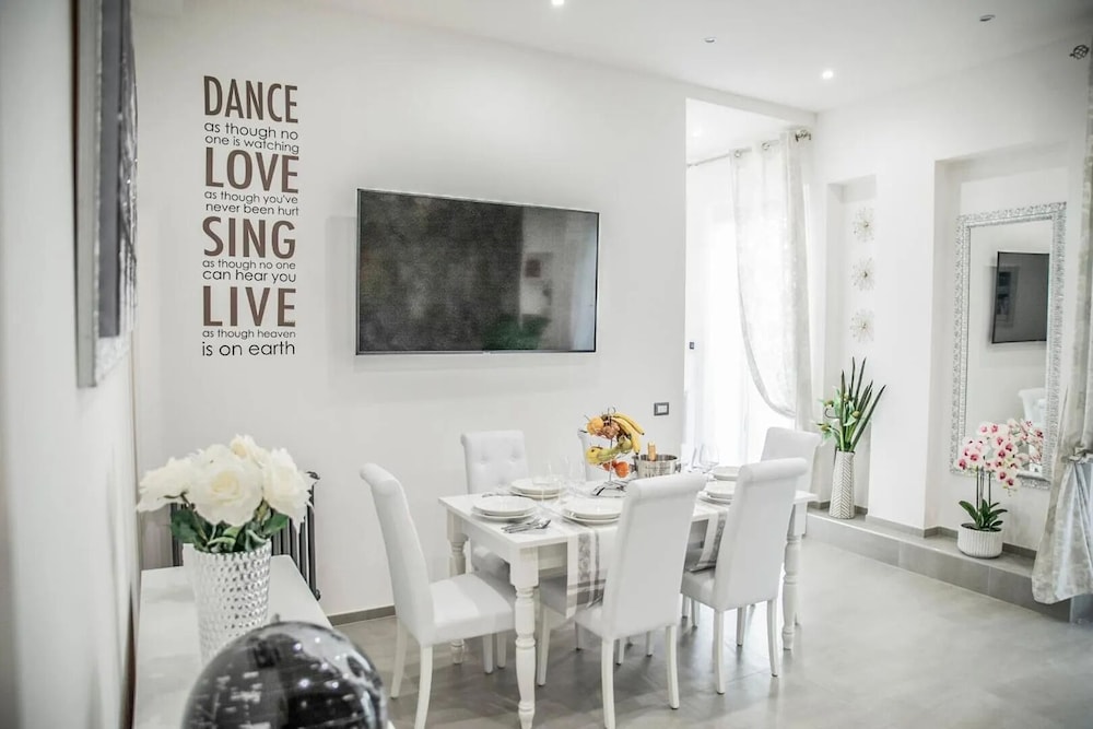 Central Luxury Apartment