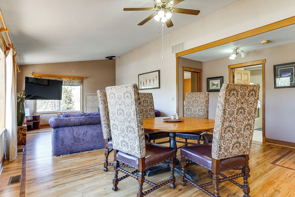 Mtn-view Getaway w/ On-site Trails in Fairplay!
