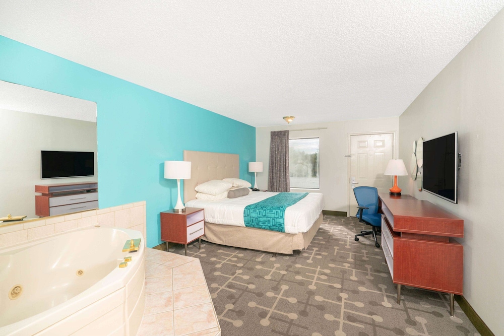 Howard Johnson by Wyndham Aiken view 3