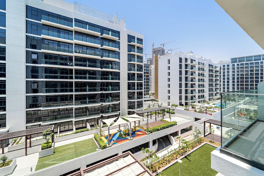 Silkhaus Azizi Riviera