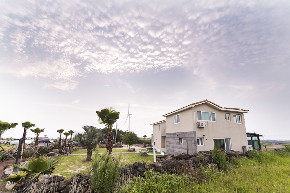 Vitamin Sea House
