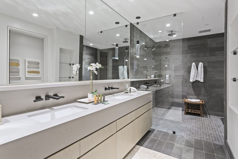 One Empire Pass Lodge at Deer Valley Resort - Two Bedroom Residence #105 2 Condo