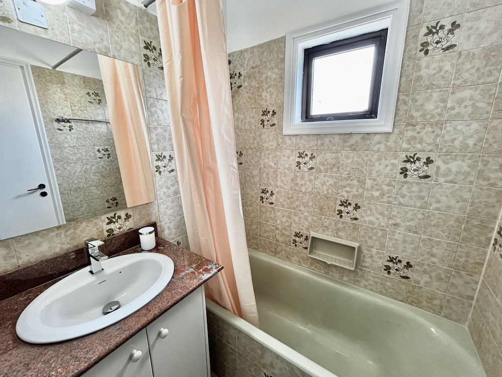 79 AN - Stay Nissi Chrysland Studio 215