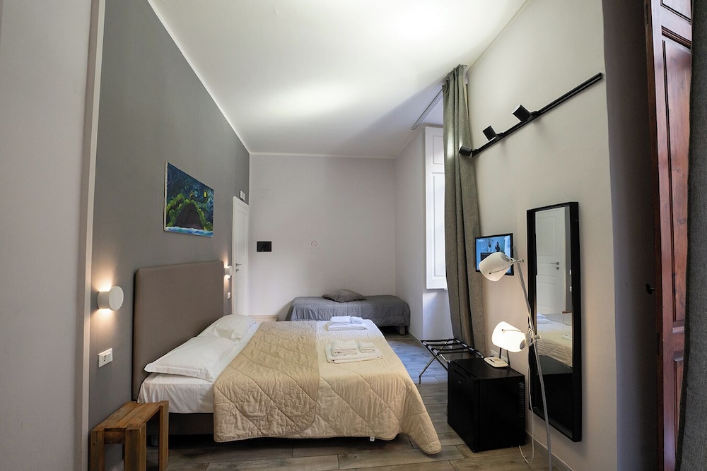 H.R. BOUTIQUE PORTO NAPOLI CENTRO by ClaPa Group Dislocated Hospitality